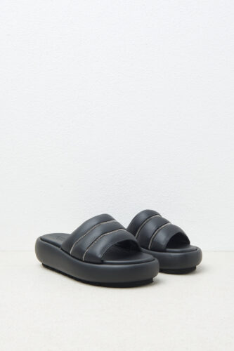 Peserico - Embossed chunky leather slippers - Black